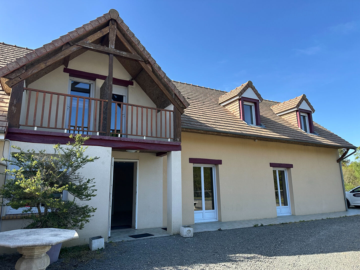 Maison 10 pièces 454 m² · à Requeil · 454 m² · 390 914 €