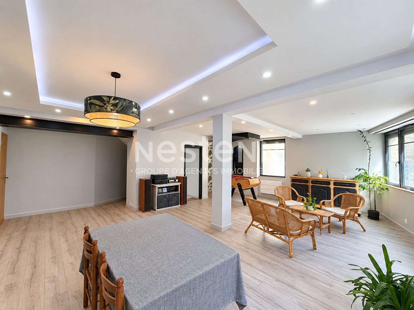 Maison 7 pièces 250 m² · à Yvré-le-Pôlin · 250 m² · 233 414 €