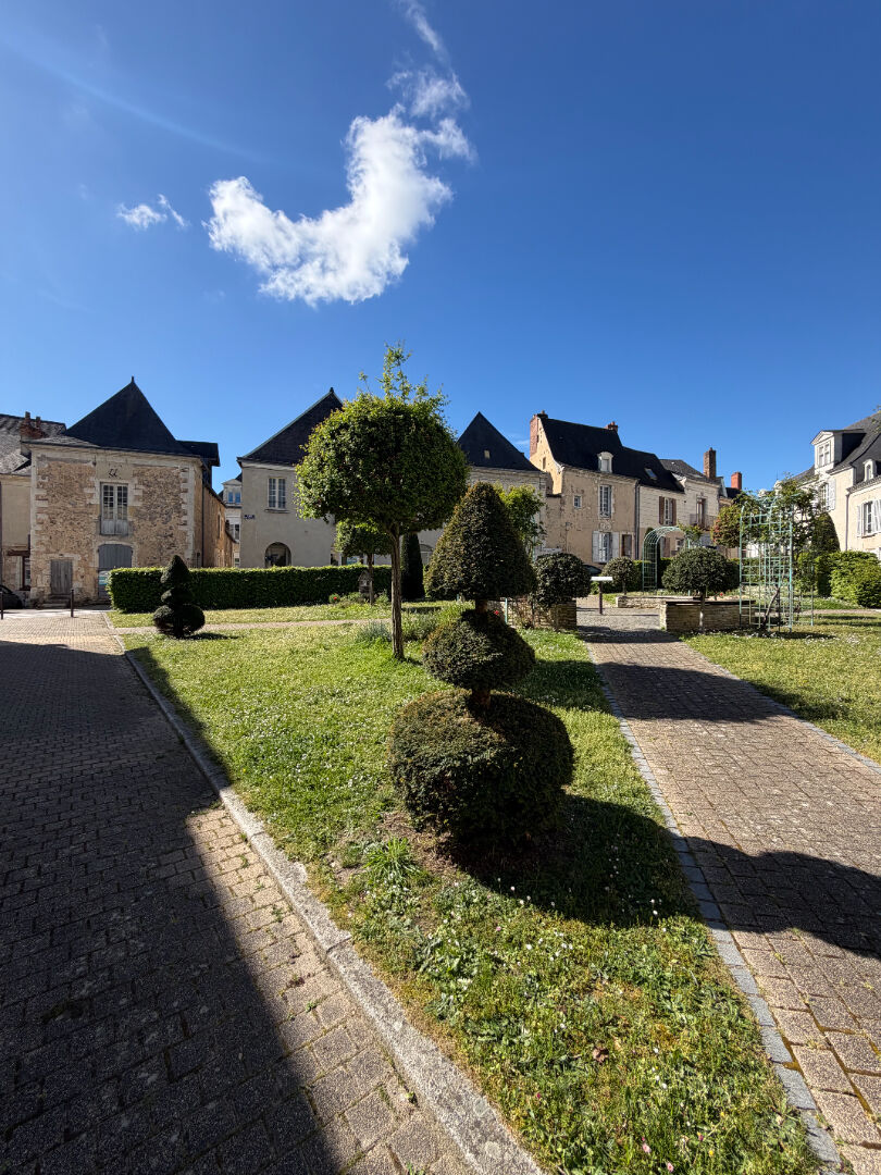 Maison 9 pièces 200 m² · à Bauge en Anjou · 200 m² · 102 600 €
