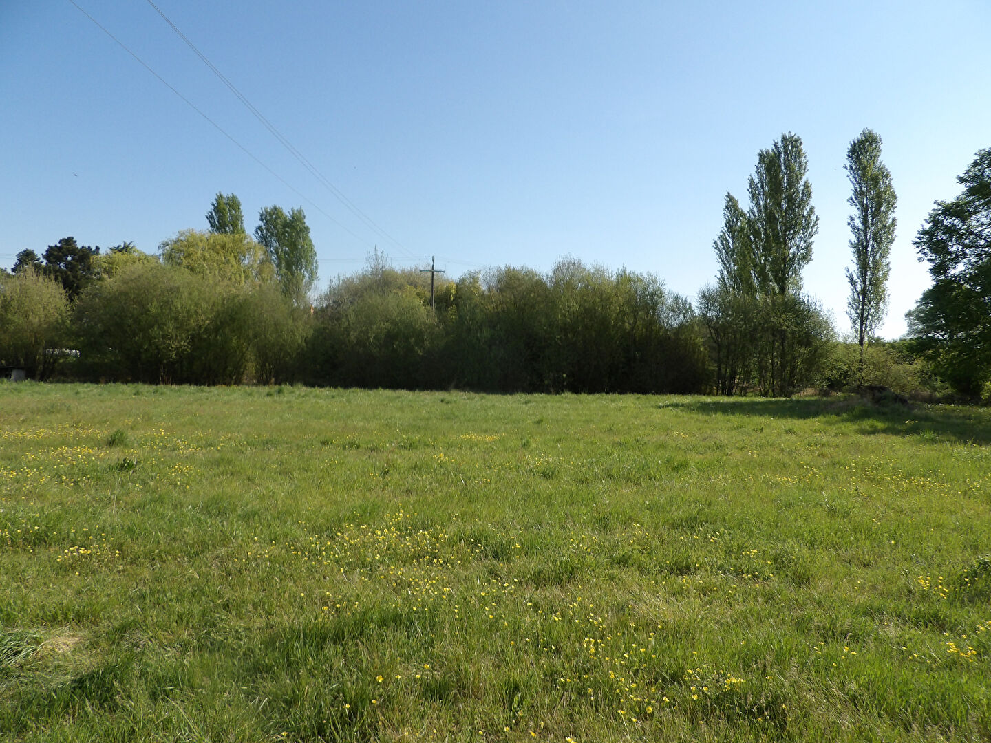 Ensemble d'anciens batiments sur la commune de Bauge en Anjou