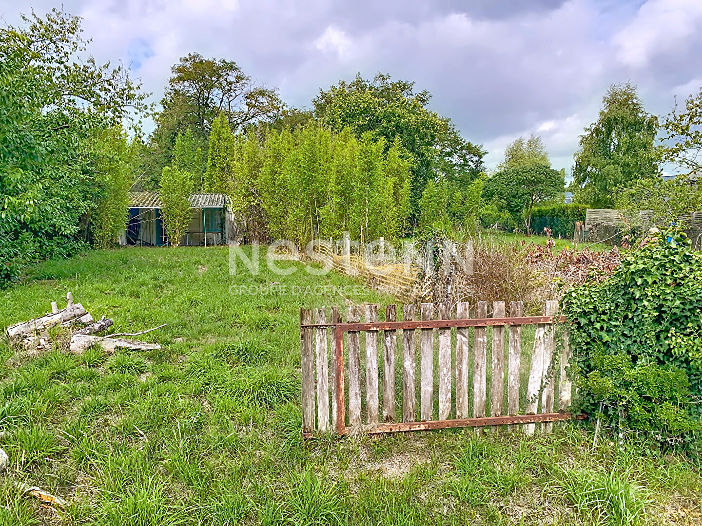 Terrain de 900 m² au coeur du bourg de Briollay
