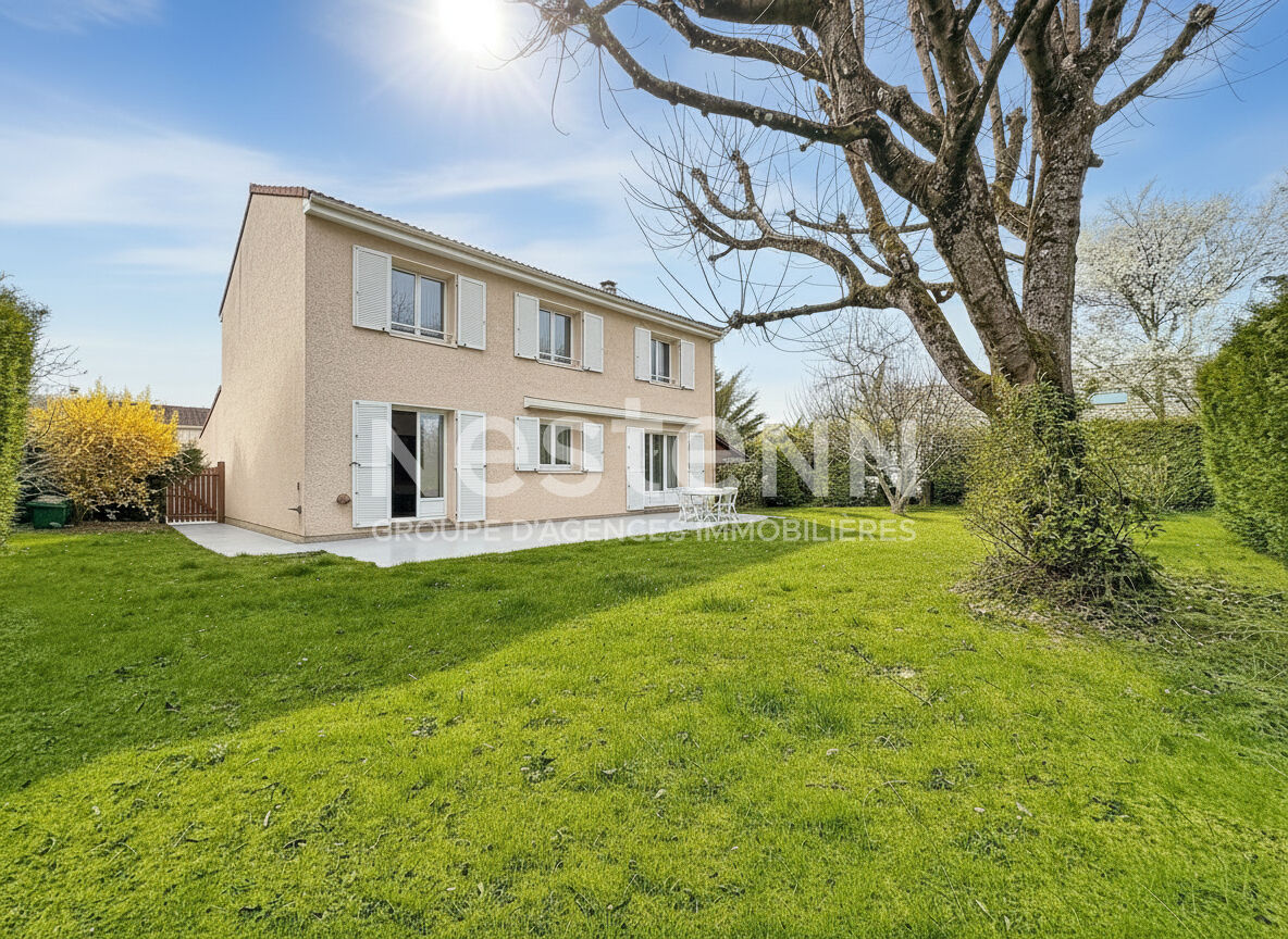 Maison 6 pièces 136 m² · à Montigny le Bretonneux · 136 m² · 656 500 €