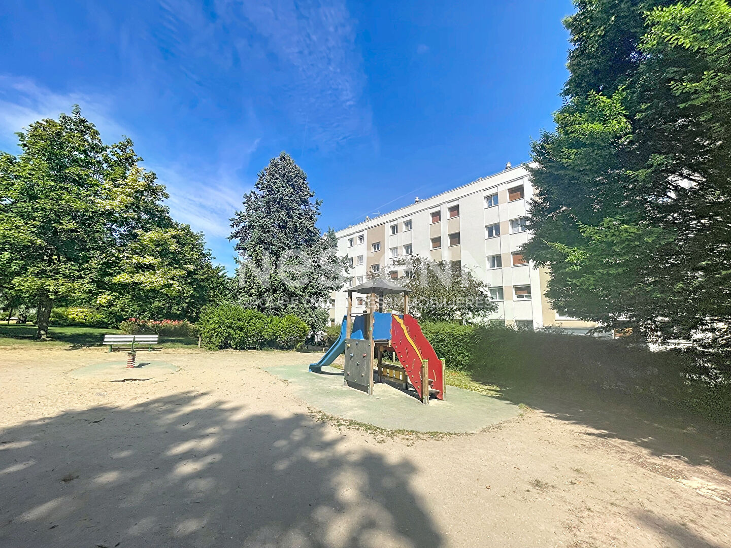 Appartement 5 pièces 84 m² · à Chilly Mazarin · 84 m² · 159 000 €