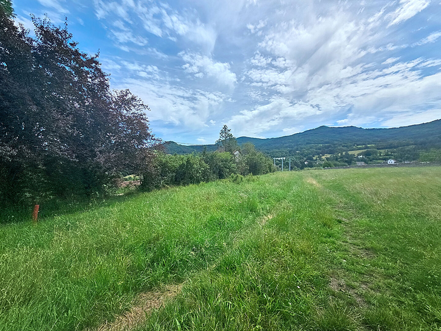 EXCLUSIVITE ! Terrain avec vue dégagée de 754 m2 dans le centre de RETOURNAC · 35 500 €