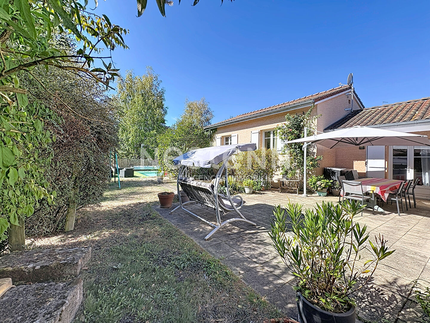Maison 8 pièces 132 m² · à Sainte Sigolene · 132 m² · 290 000 €