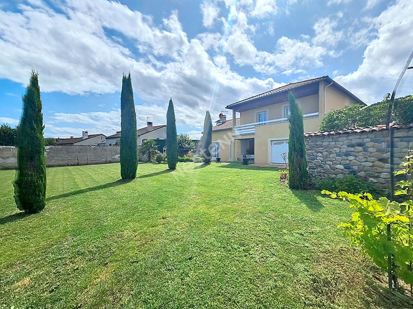 1000 M2 De Terrain
