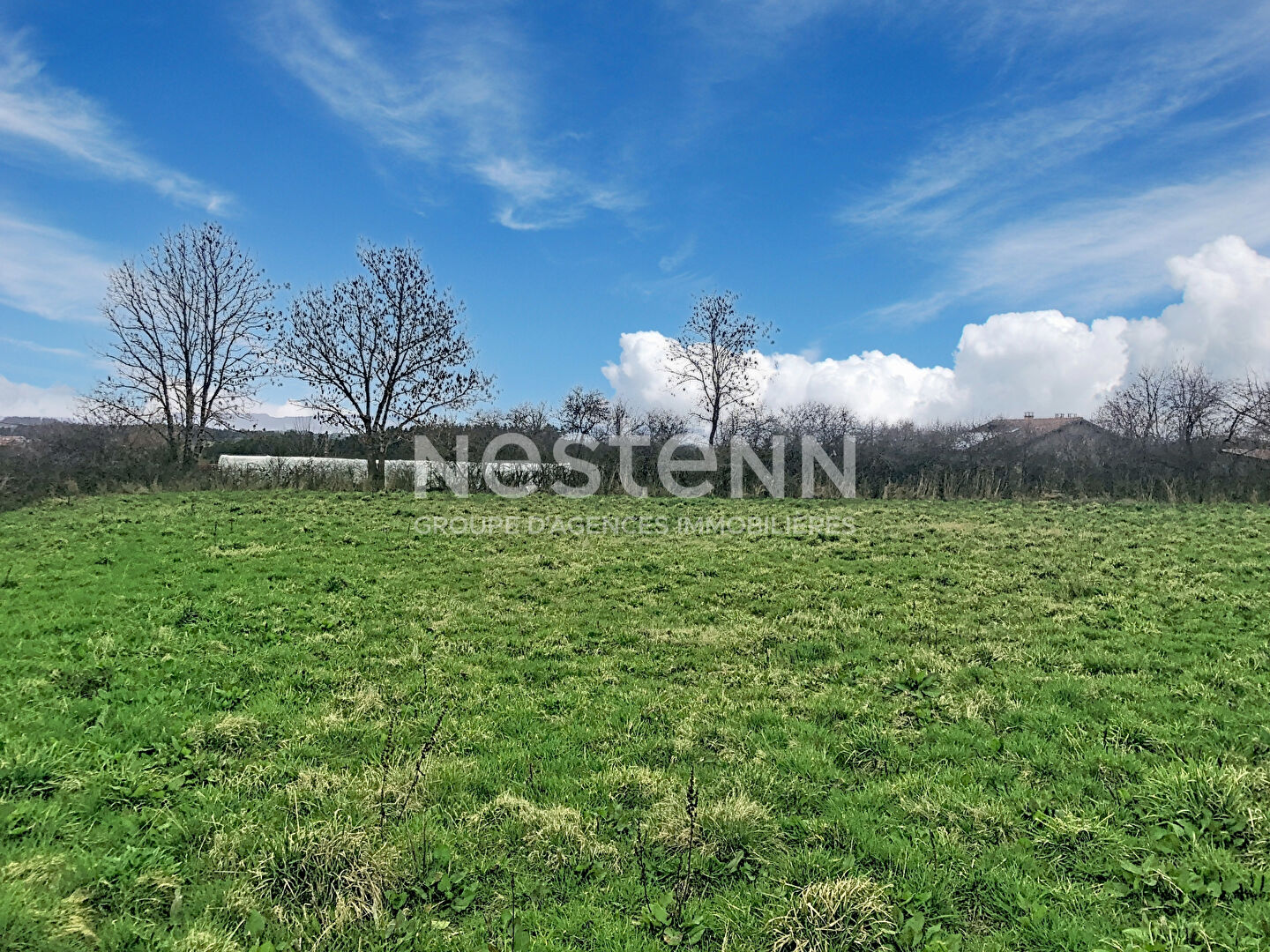 GRAZAC ! Terrain plat constructible de 3000 m² · 79 000 €