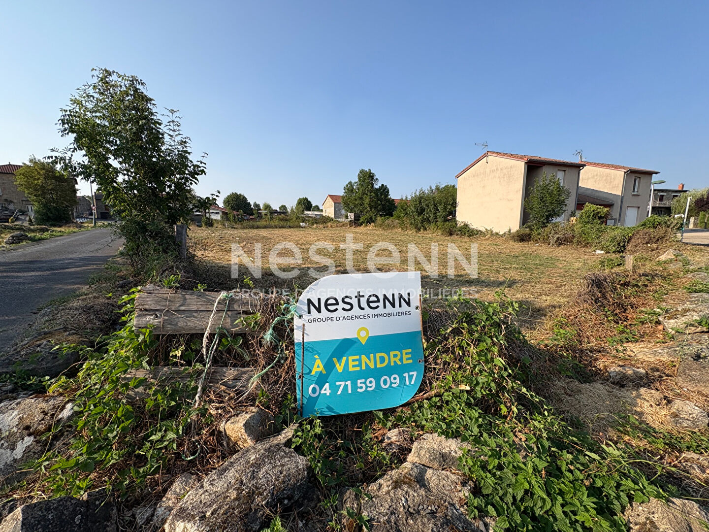 À vendre / Belle parcelle constructible de plus de 2000 m² au coeur de Grazac · 85 000 €