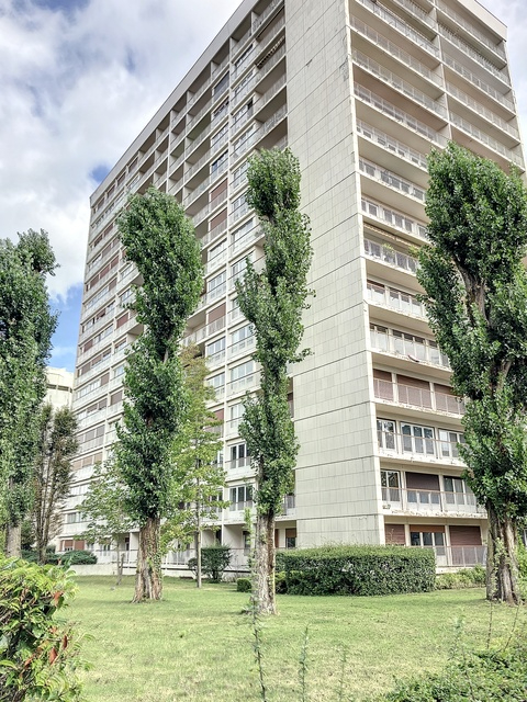 Angers Louis Gain, appartement de 115m2 avec cave et parking dans