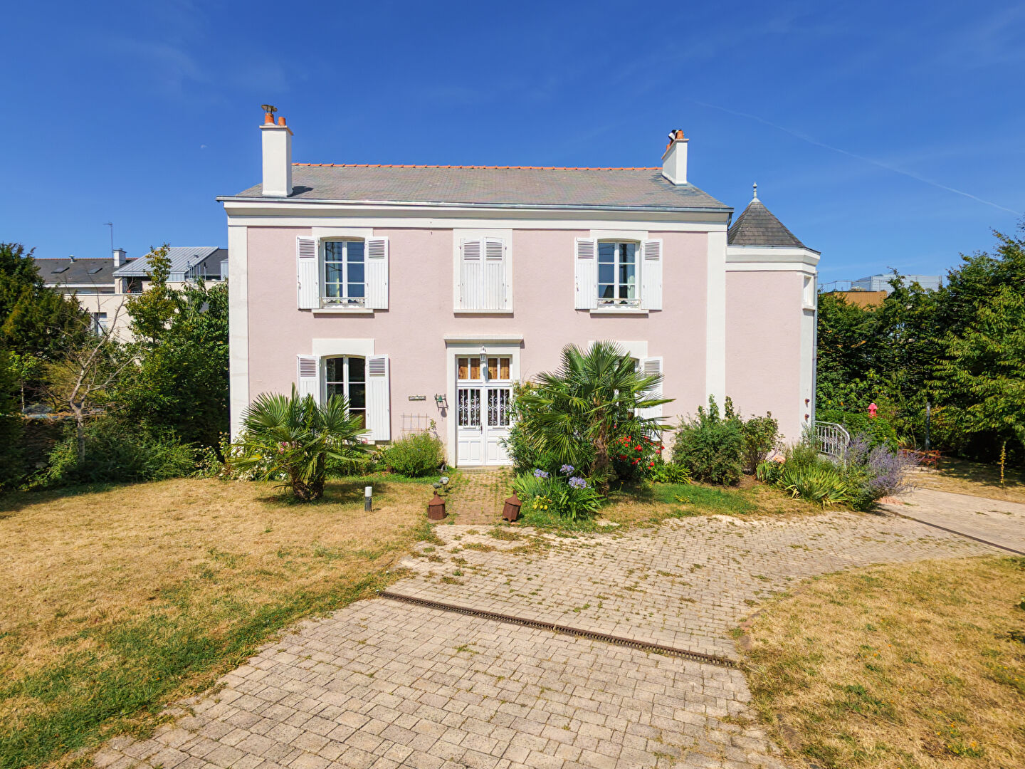Maison 10 pièces 270 m² · à Angers · 270 m² · 1 040 000 €