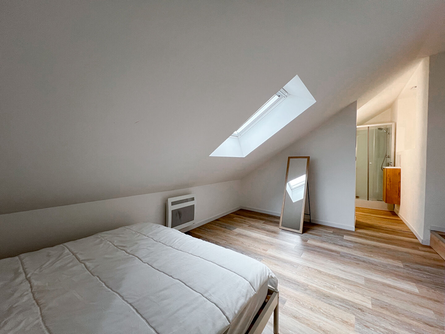 A VENDRE Maison spacieuse à vendre à Angers - Idéale pour investisseurs !