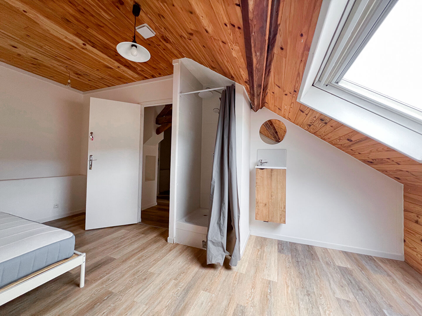 A VENDRE Maison spacieuse à vendre à Angers - Idéale pour investisseurs !