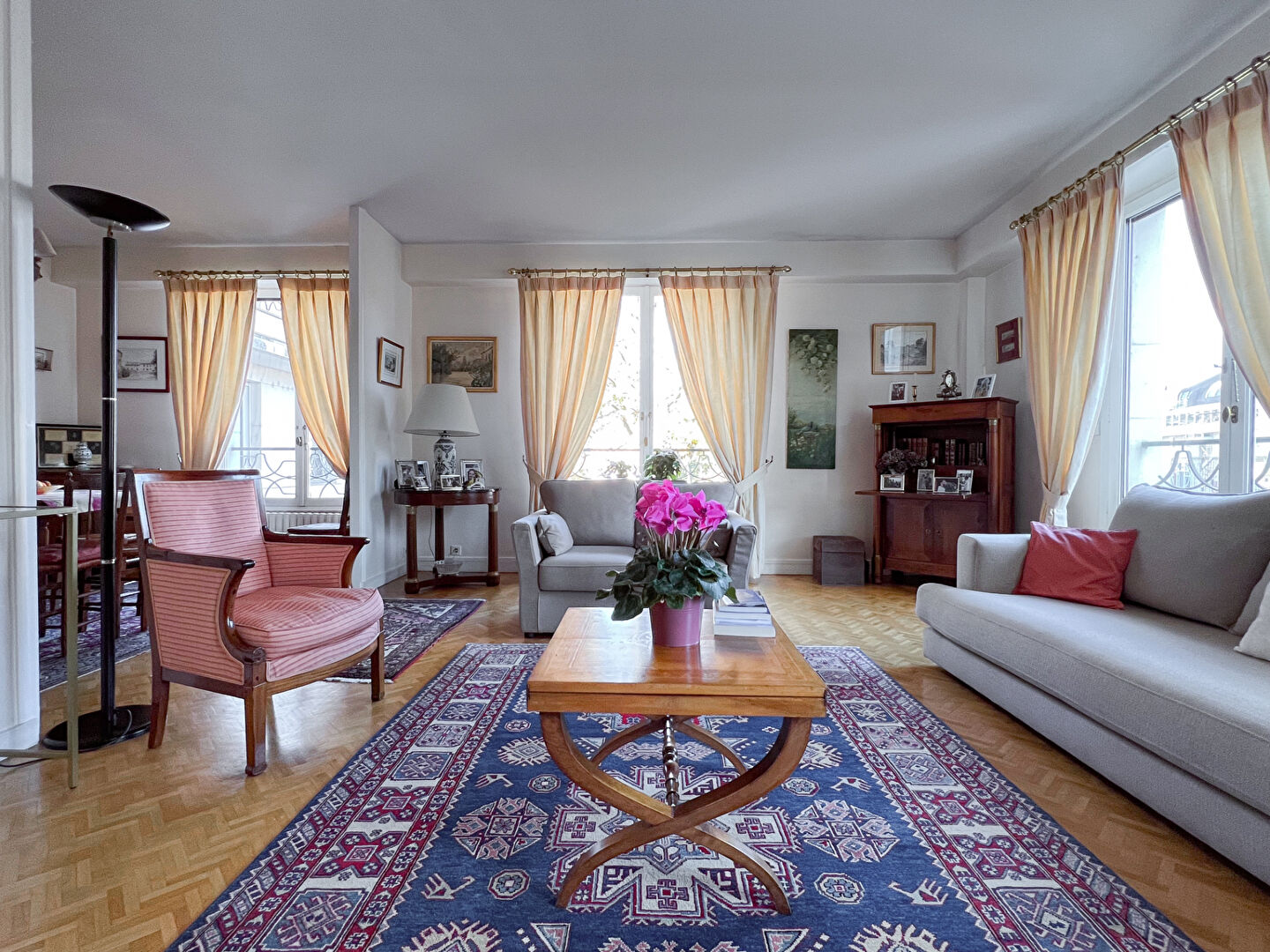 Appartement T5 de 130 m² de prestige avec garage et cave dans résidence avec ascenseur "Angers Château/ Académie"