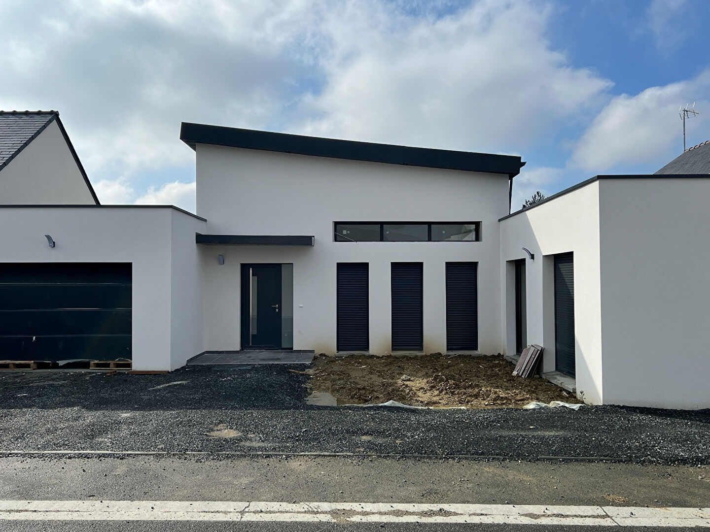 Maison Les Garennes Sur Loire  de 5 pièces de  185 m2 avec jardin