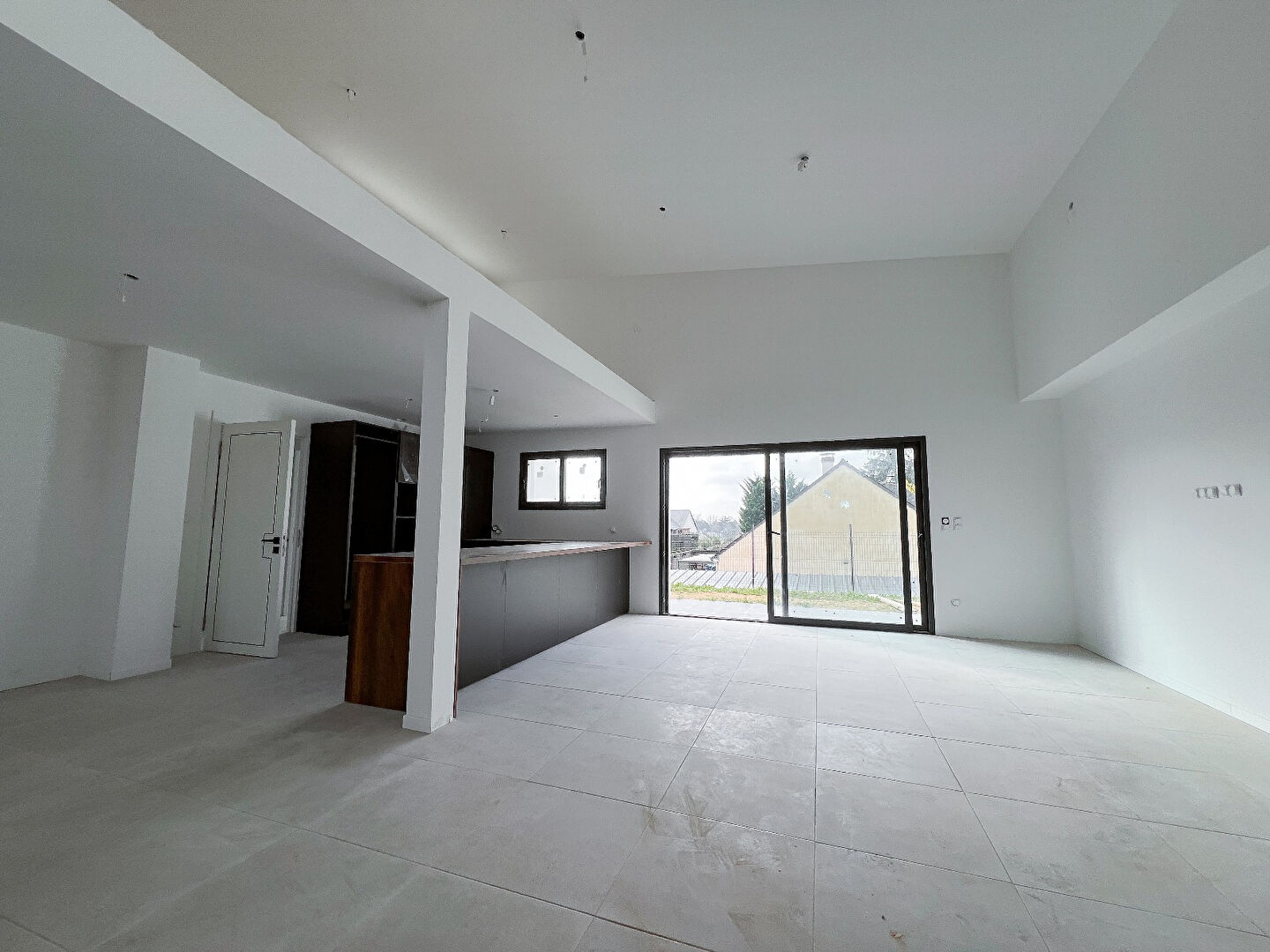 Maison Les Garennes Sur Loire  de 5 pièces de  185 m2 avec jardin