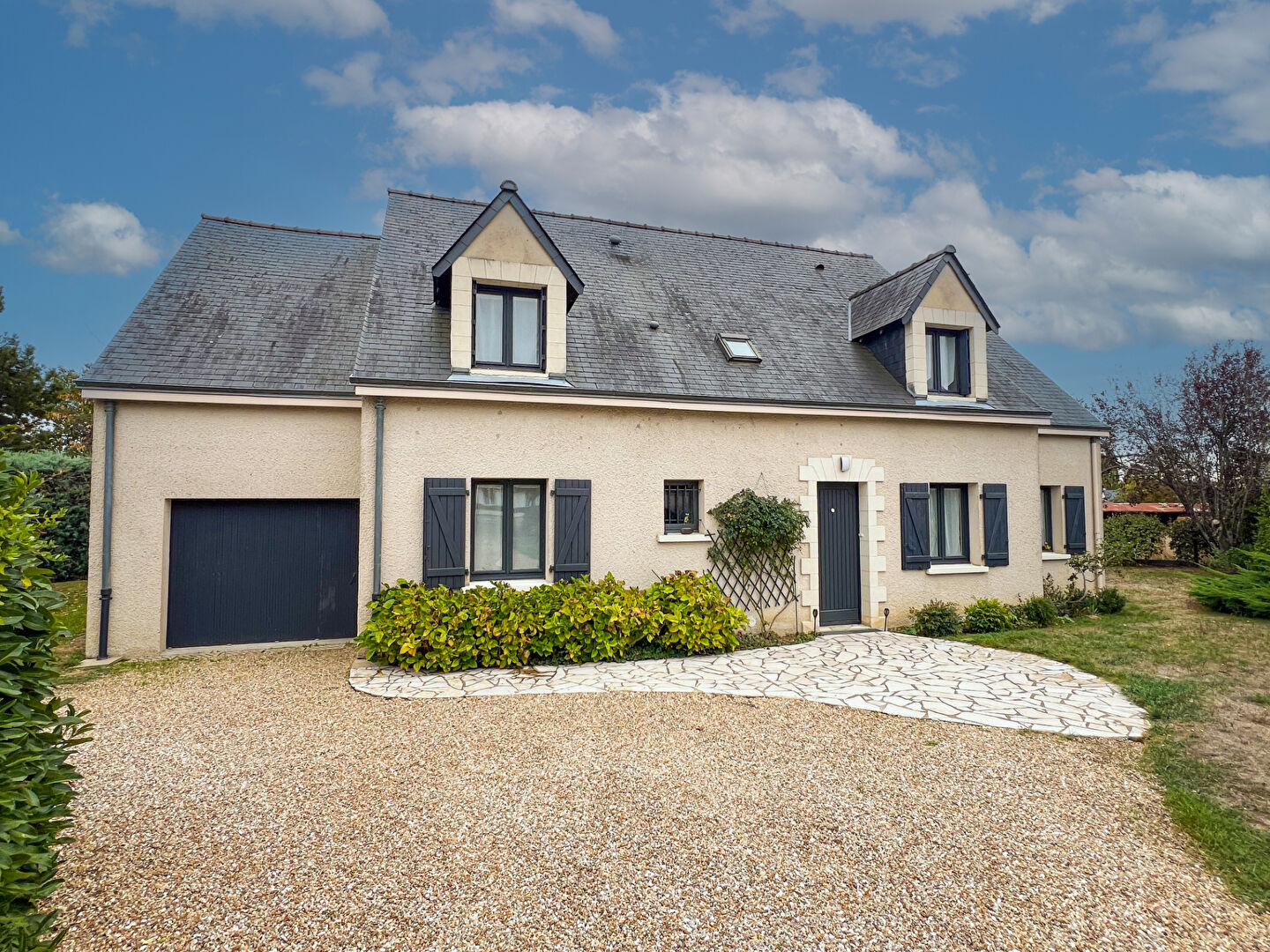 Maison 8 pièces 174 m² · à Saint-Barthélemy-d'Anjou · 174 m² · 572 000 €