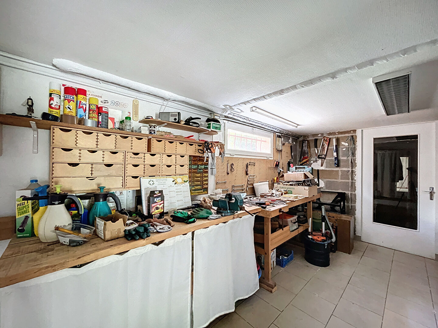 A VENDRE à Brain sur l'Authion  49800 LOIRE AUTHION Maison 4 chambres, sous sol complet, double garage, dépendances, jardin 5000 m²  !