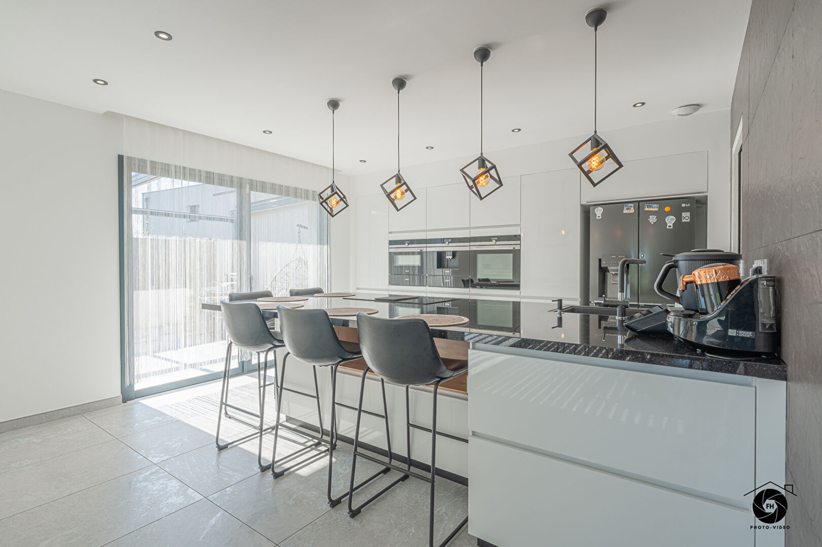 Maison 7 pièces 176 m² · à Saint Barthelemy D Anjou · 176 m² · 590 000 €
