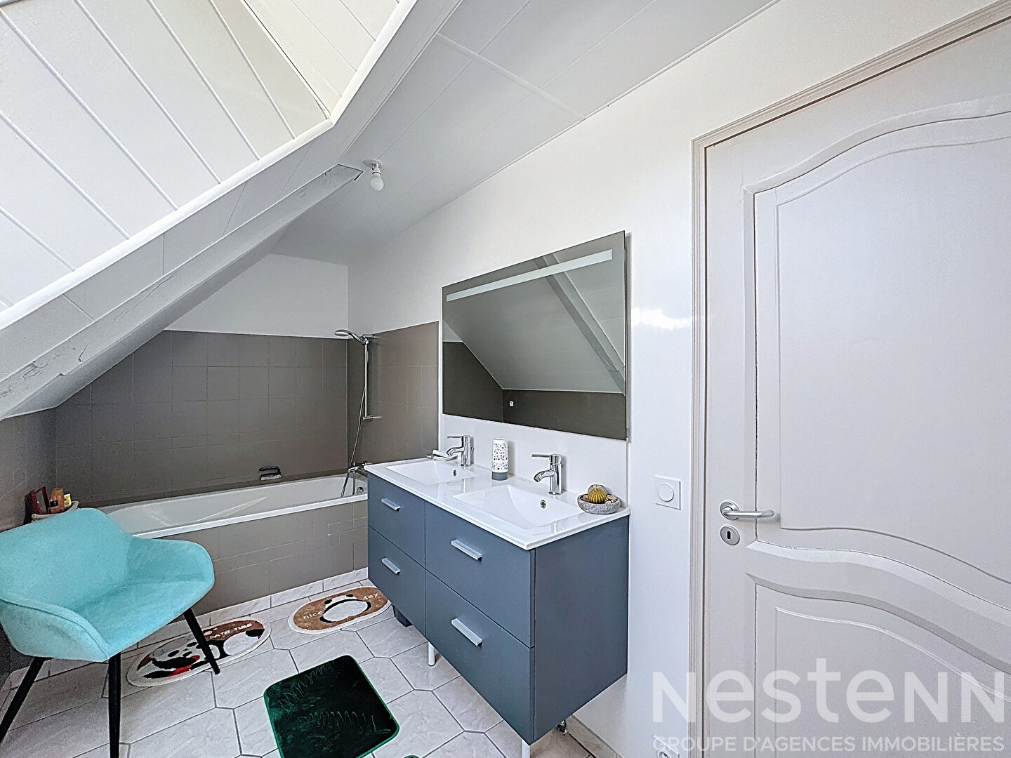 Longère rénovée clé en main, 142m², 5 chambres - Languidic.