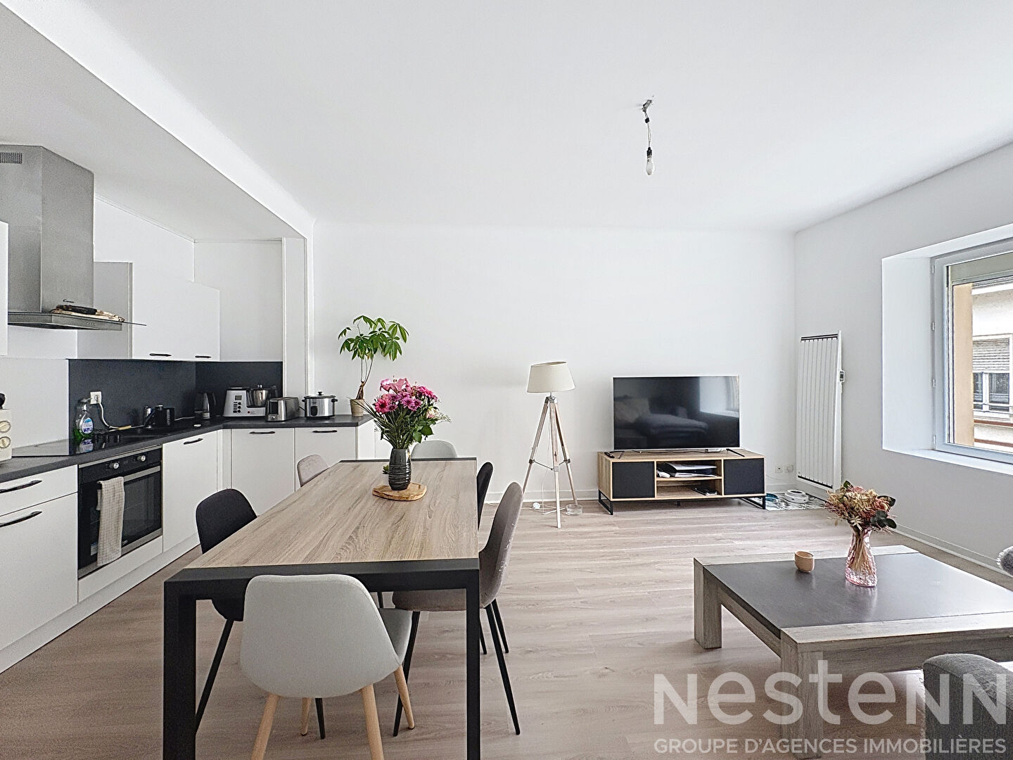 Appartement lumineux de 2 chambres - 55m² et cave - Hennebont centre.