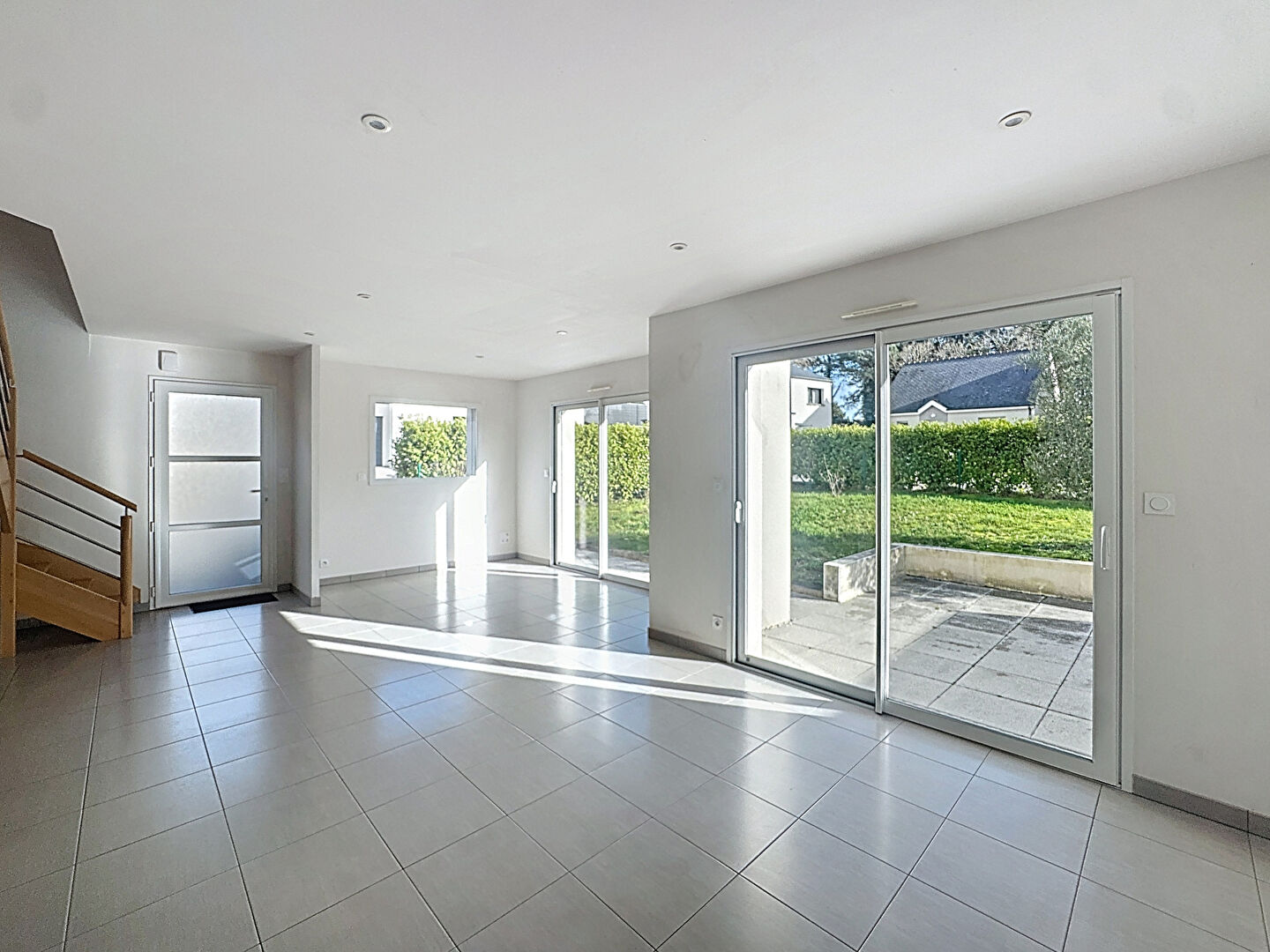 Maison avec vie de plain-pied (2015) - 4 chambres, garage, terrain clos. 92m² - Hennebont, Kerpotence.