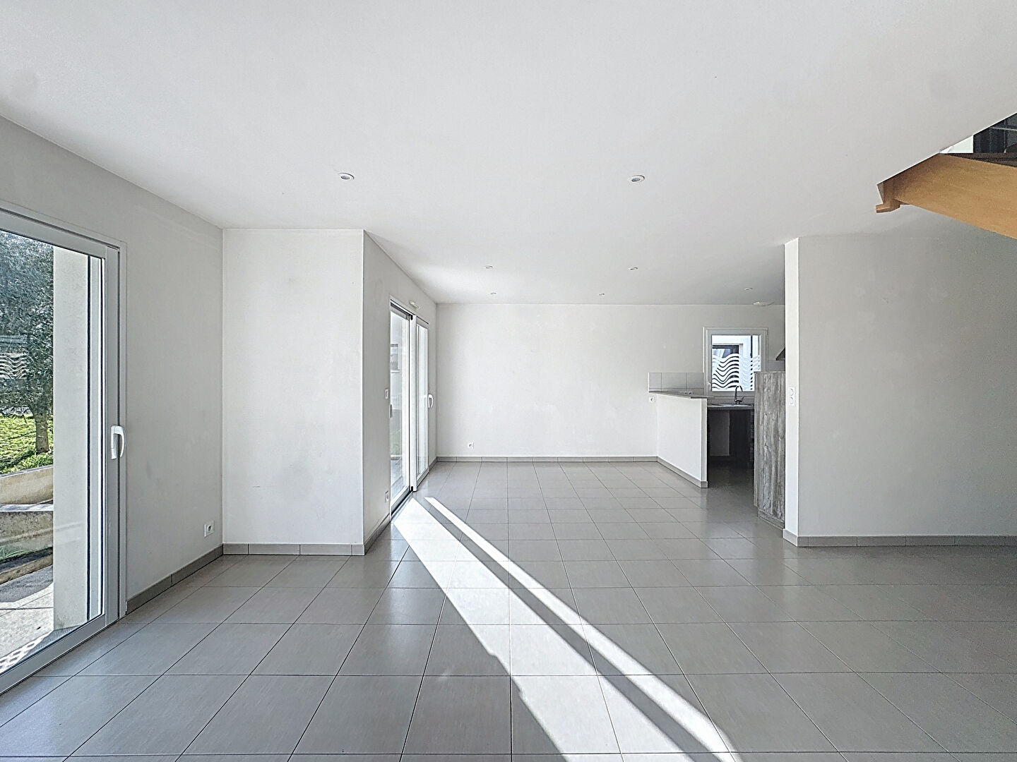 Maison avec vie de plain-pied (2015) - 4 chambres, garage, terrain clos. 92m² - Hennebont, Kerpotence.