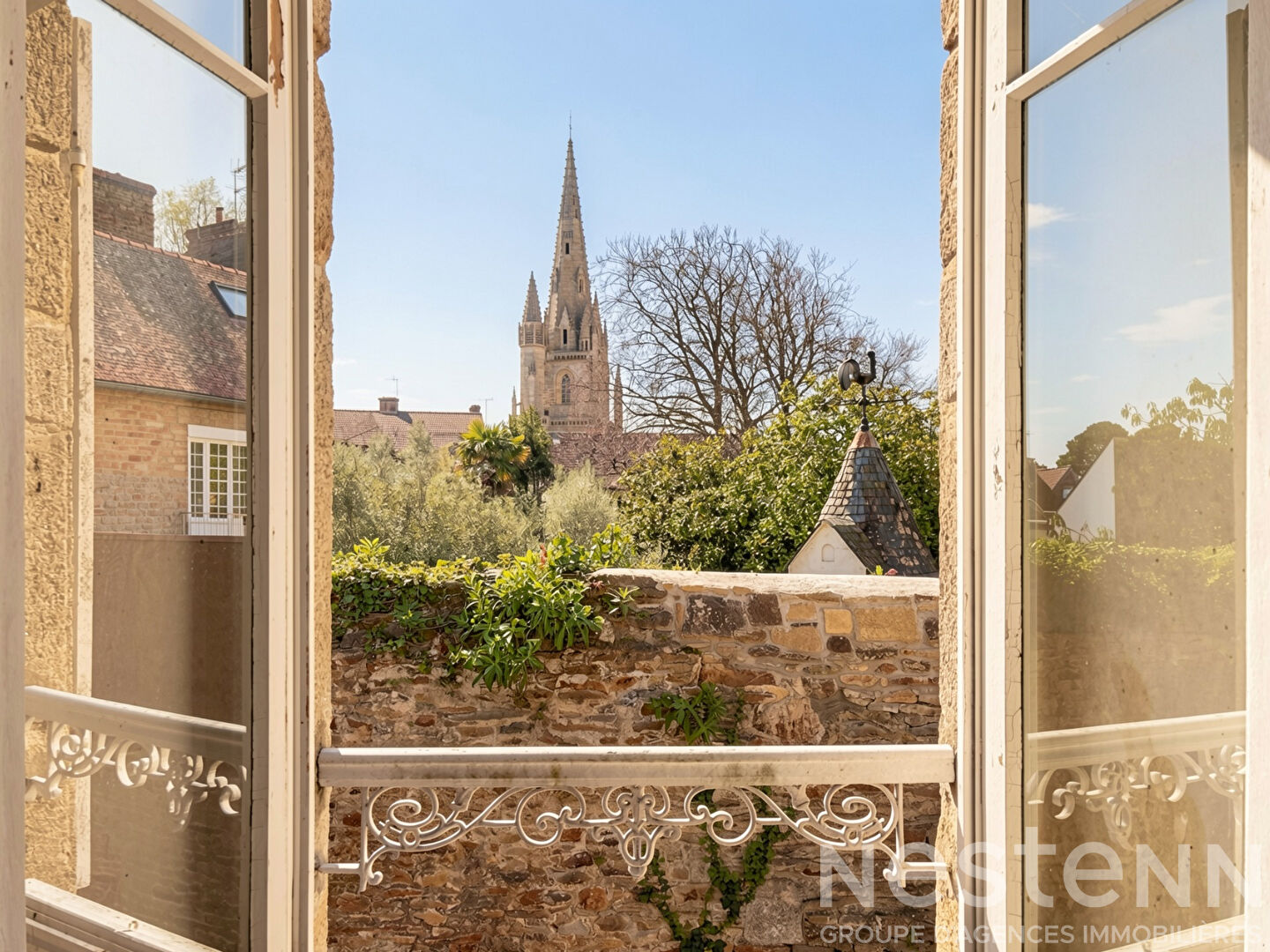 Maison de caractère, jardin clos - 220 m2 ; Hennebont, Hypercentre