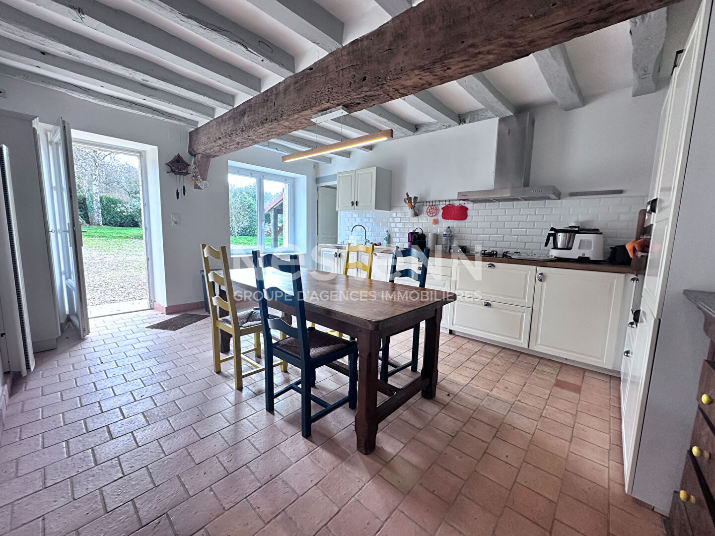 Vente ancienne longère rénovée de 117 m² avec piscine extérieure chauffée près de la forêt de Bercé à  Jupilles (72500)