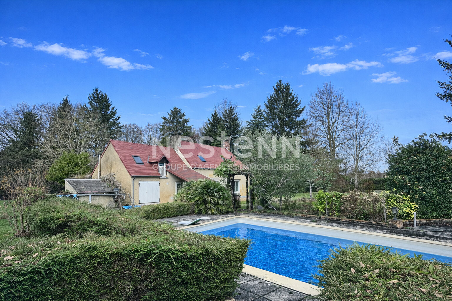 Vente ancienne longère rénovée de 117 m² avec piscine extérieure chauffée près de la forêt de Bercé à  Jupilles (72500)