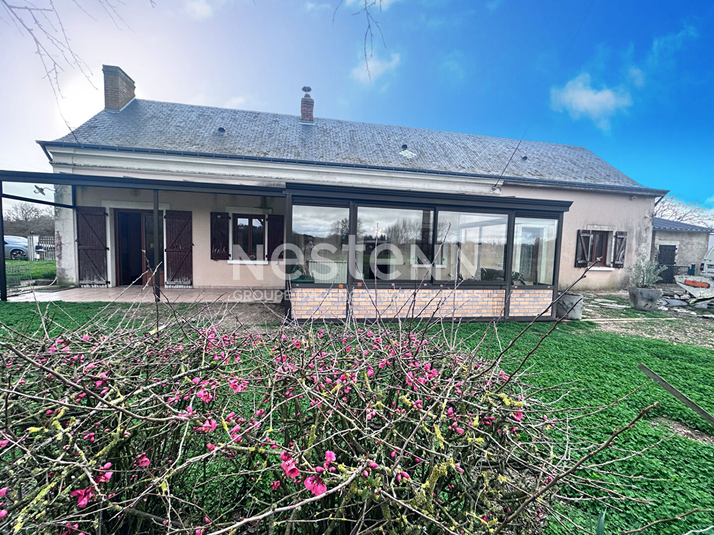 Vente charmante maison de campagne 120 m² avec garage et grand terrain clos d'environ 7746 m² à Coulongé (72800)