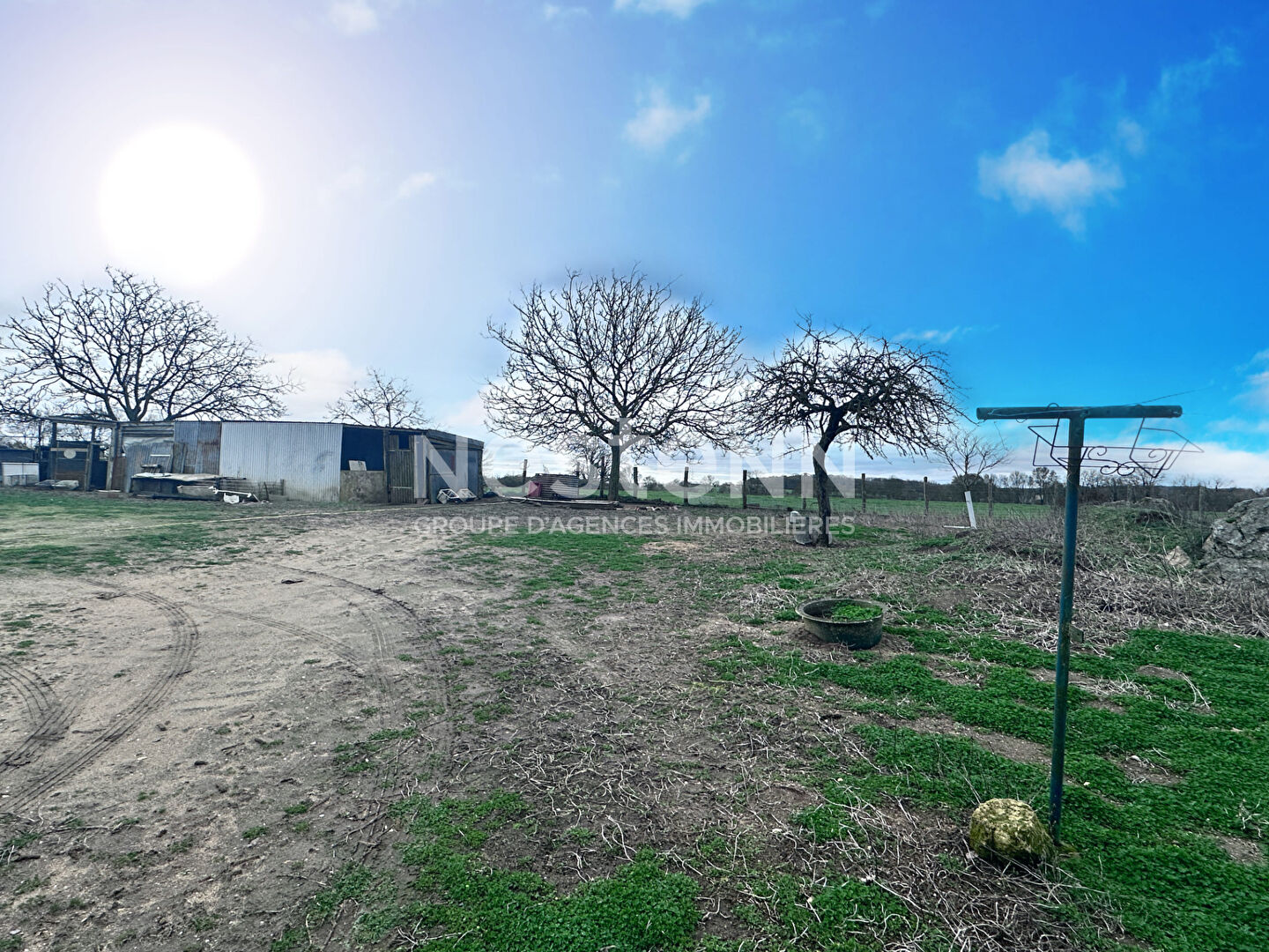 Vente charmante maison de campagne 120 m² avec garage et grand terrain clos d'environ 7746 m² à Coulongé (72800)