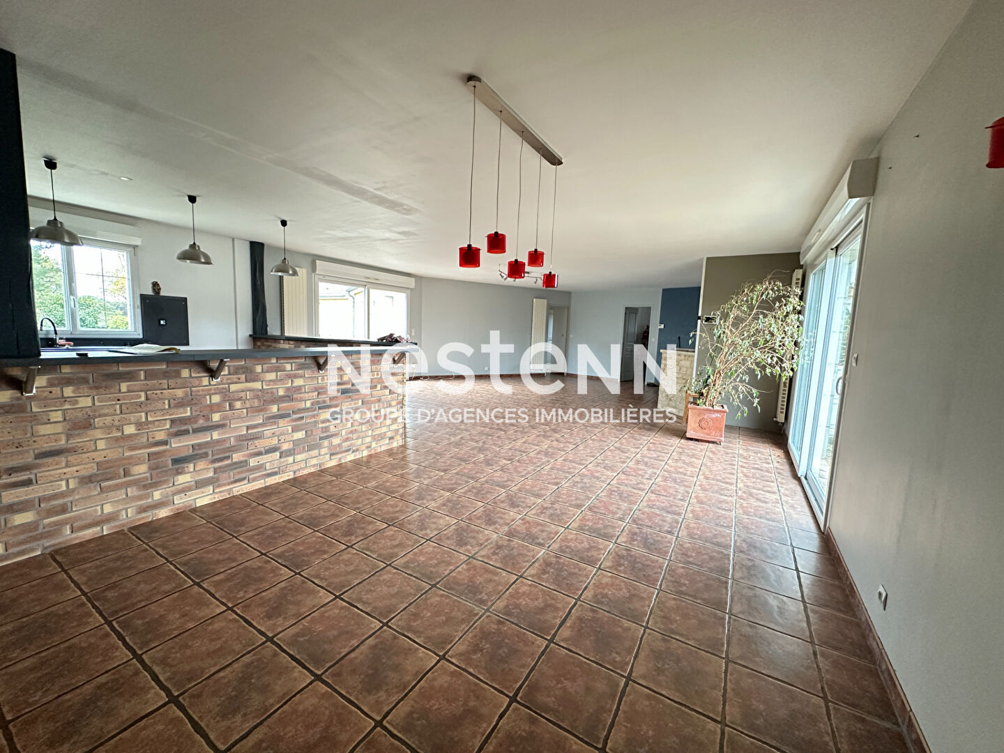Belle propriété familiale de 202 m² à vendre avec 6 chambres, triple garage et beau terrain clos à Lavernat (72500)