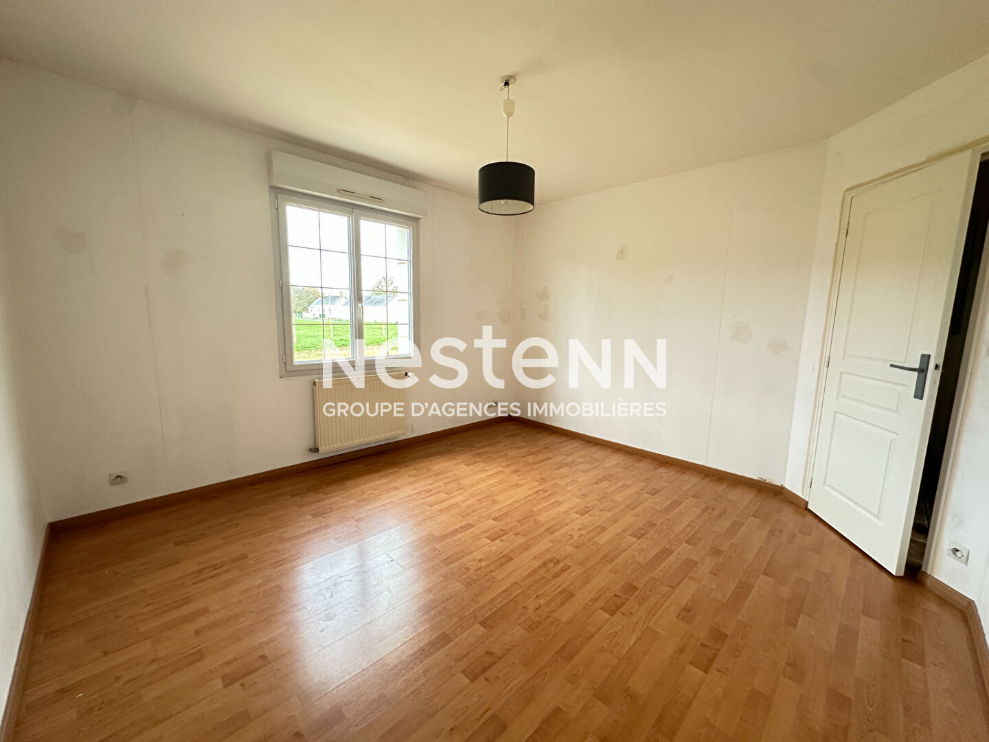 Belle propriété familiale de 202 m² à vendre avec 6 chambres, triple garage et beau terrain clos à Lavernat (72500)
