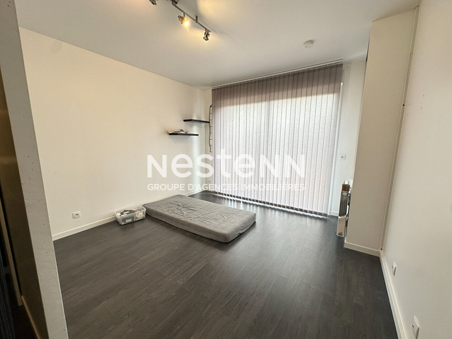 Belle propriété familiale de 202 m² à vendre avec 6 chambres, triple garage et beau terrain clos à Lavernat (72500)