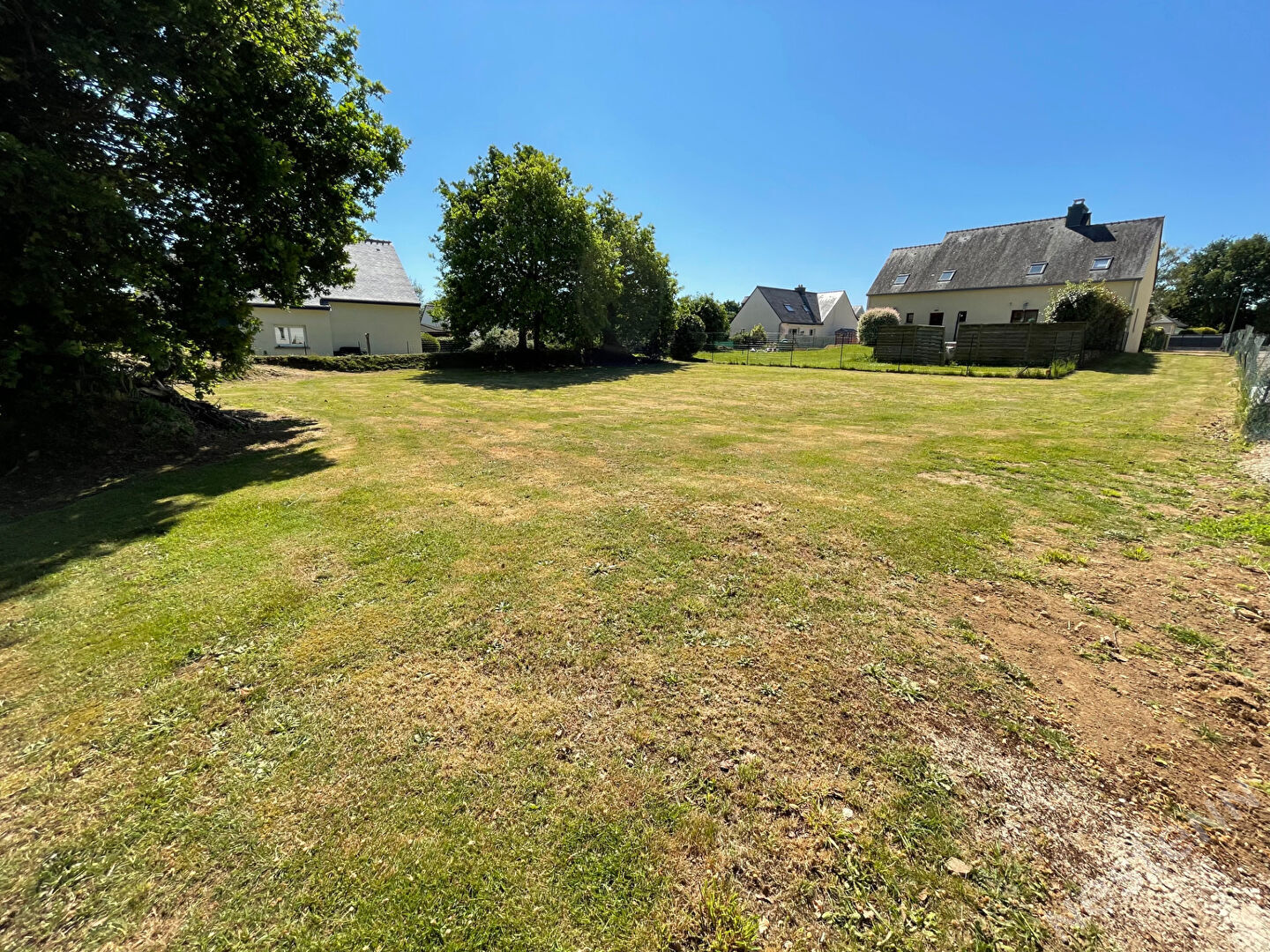 Terrain de 861 m² au calme avec belle exposition Sud · à Pluvigner · 157 200 €