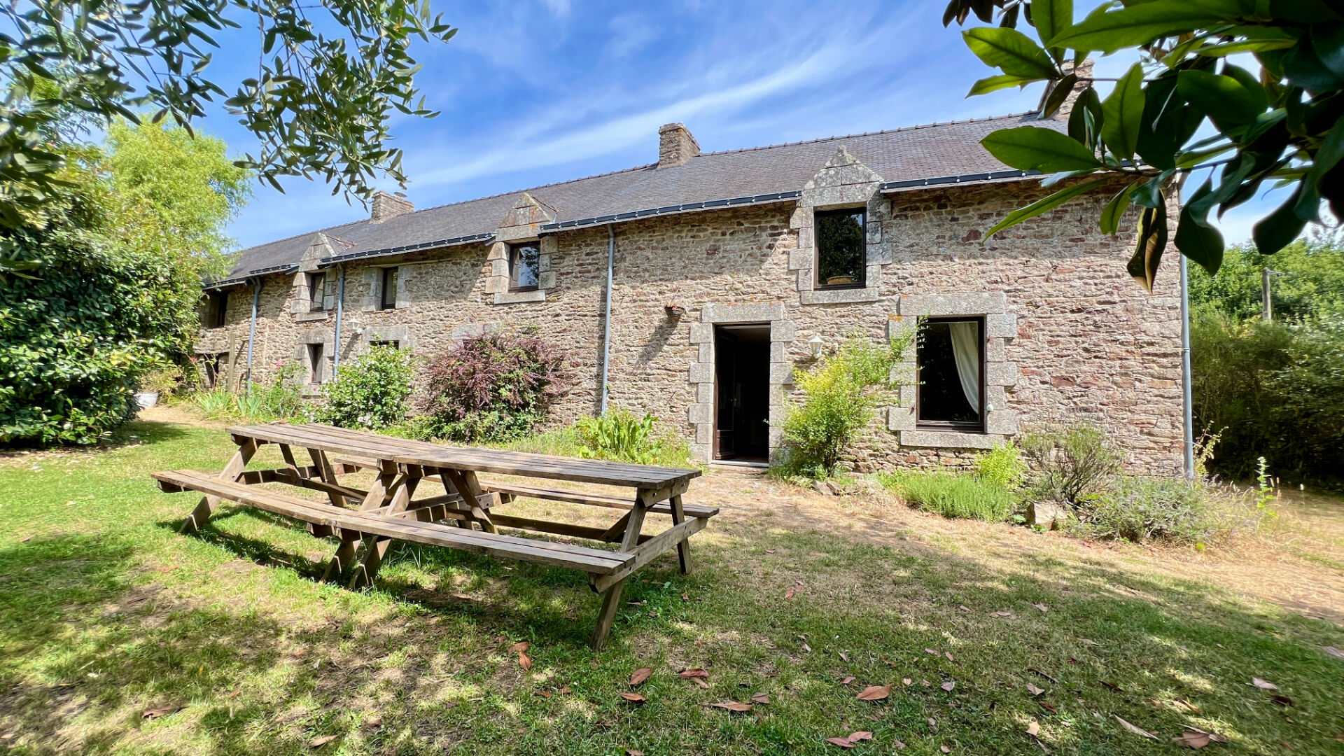 Maison 17 pièces 304 m² · à Pluvigner · 304 m² · 579 204 €