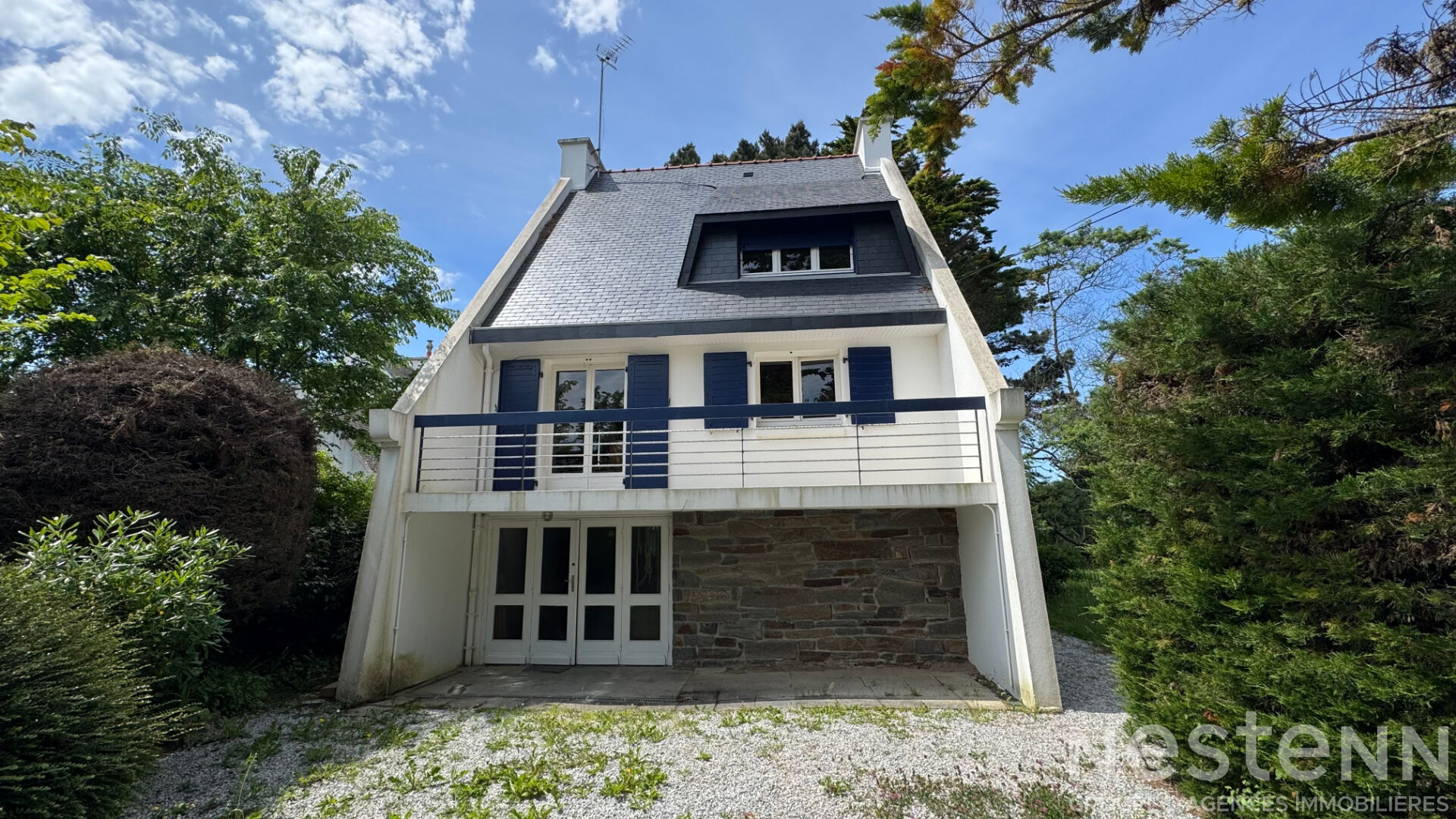 SAINT-PIERRE-QUIBERON - Propriété de plus de 2700 m² à 200 mètres des plages de la baie !
