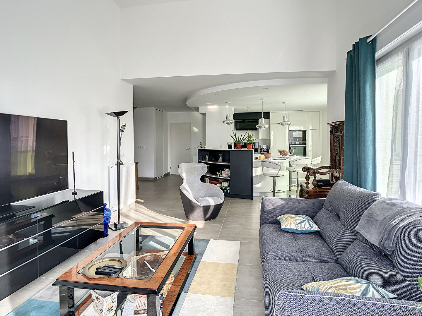 A vendre Angers les hauts de Saint Aubin. Appartement type 4. Dernier