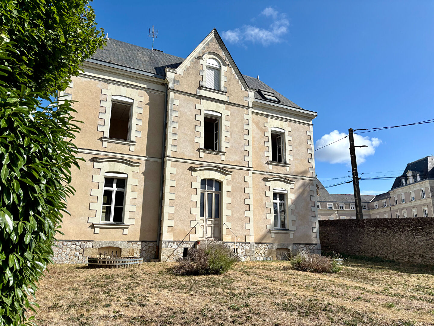 Maison 10 pièces 174 m² · à Angers · 174 m² · 525 000 €