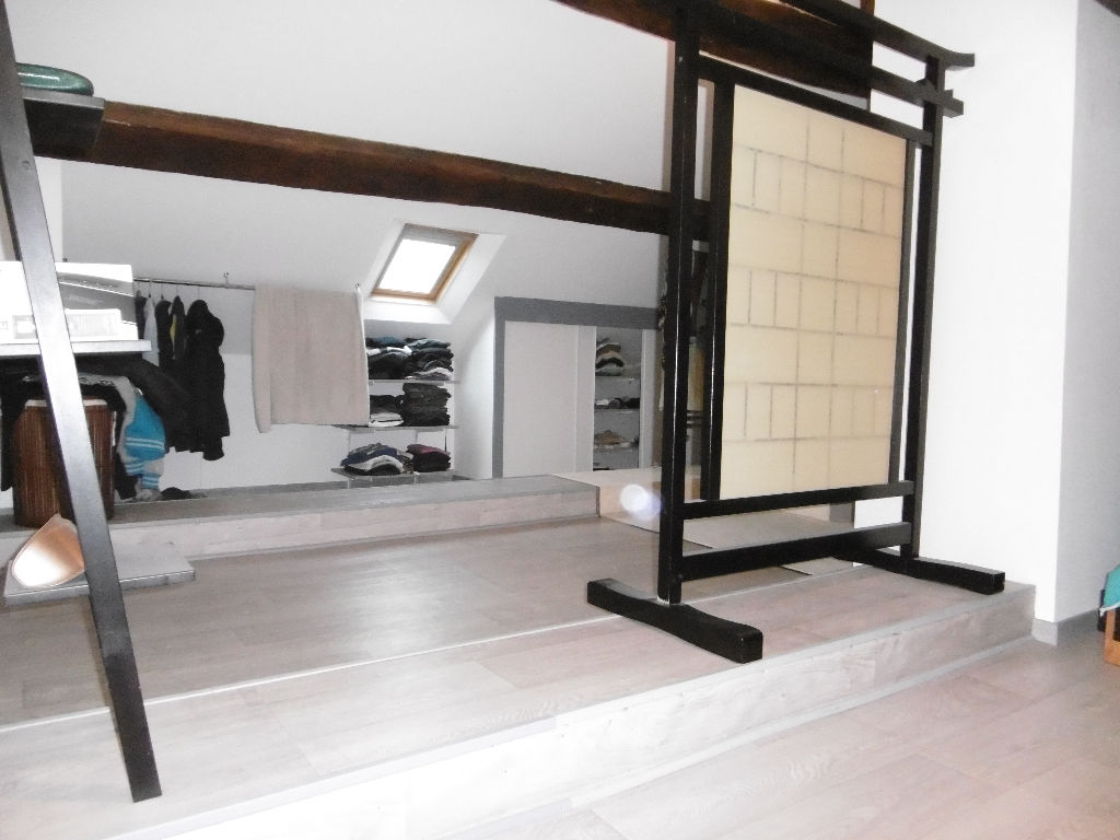 Orleans st marc, grand T2 esprit loft avec 2 places de parking privees.