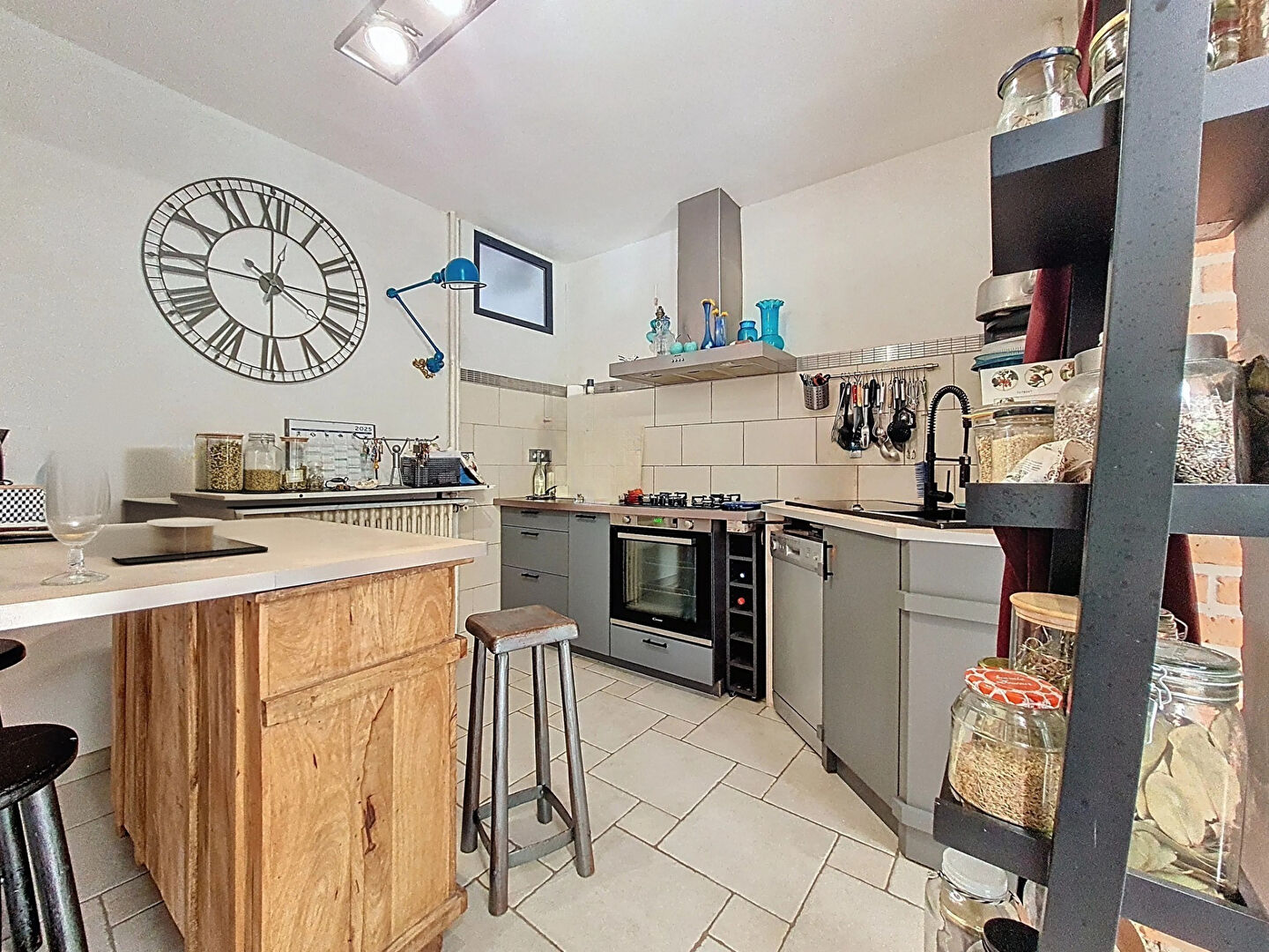 ORLEANS - MAISON ANNEES 30 - 130M2 au sol - 5 CHAMBRES - DOUBLE GARAGE - STUDIO INDEPENDANT louable - JARDIN ARBORE