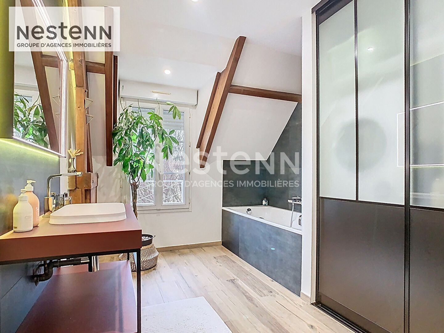 Maison individuelle 130 m² , terrain 551 m², sous-sol total