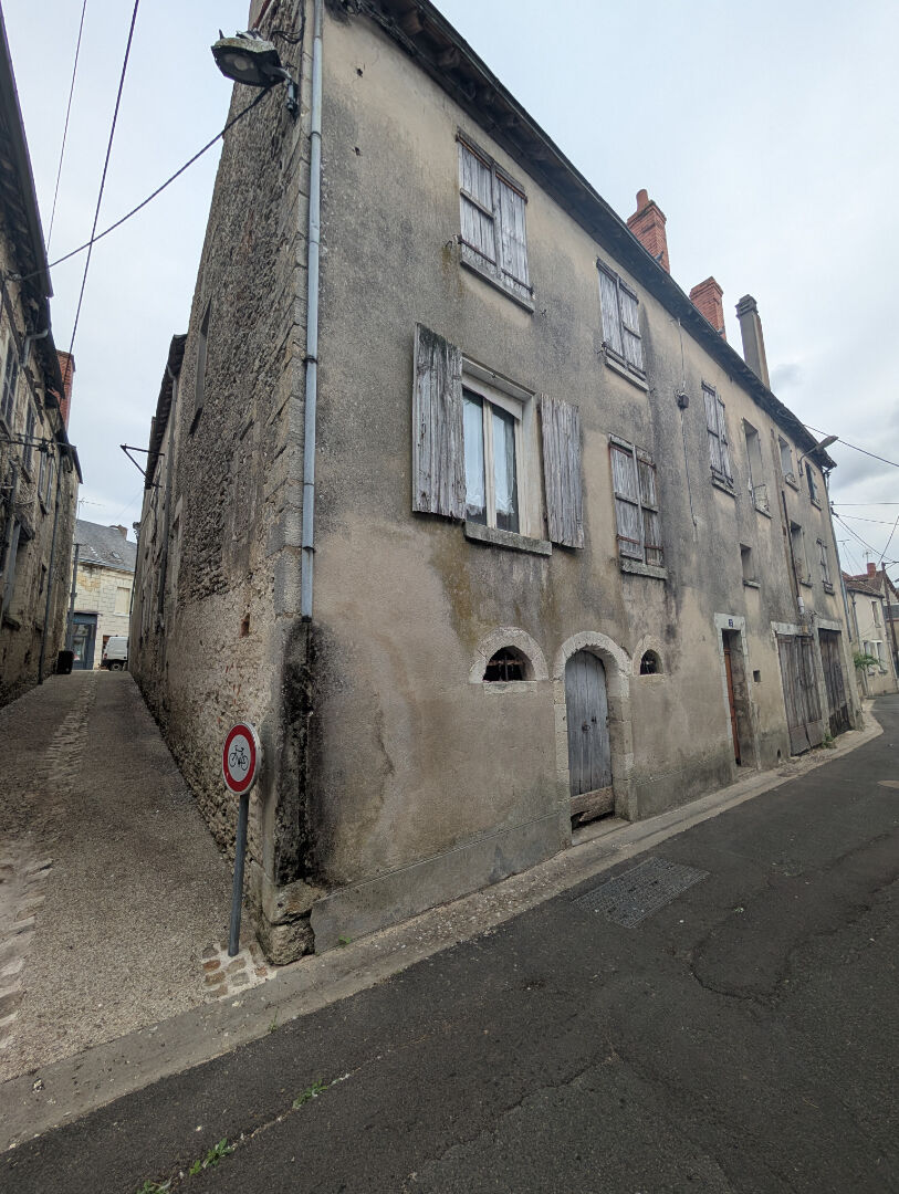 Maison 6 pièces 291 m² · à Chatillon sur Indre · 291 m² · 66 950 €