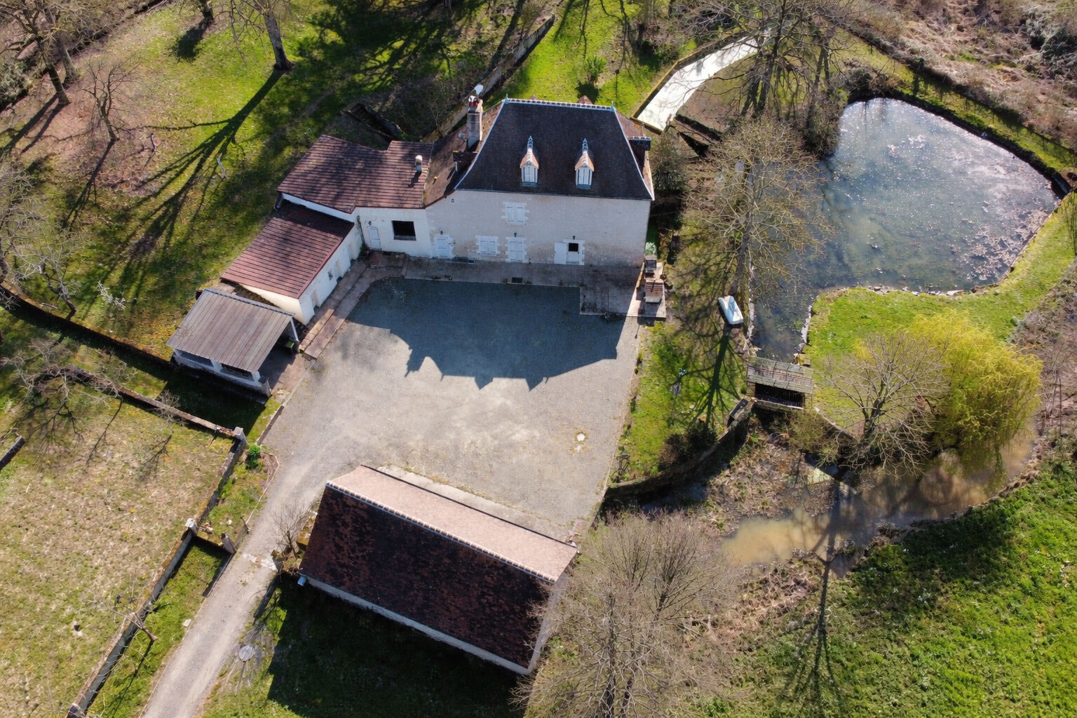 7 pièces 257 m² · à Loches · 257 m² · 309 450 €