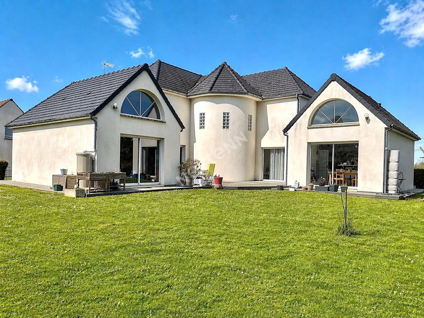 Maison 7 pièces 240 m² · à Luzarches · 240 m² · 699 000 €