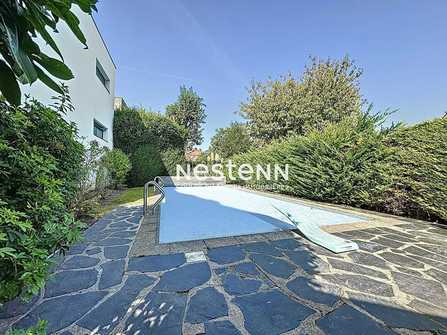 Maison 9 pièces 224 m² · à Issy les Moulineaux · 224 m² · 1 250 000 €