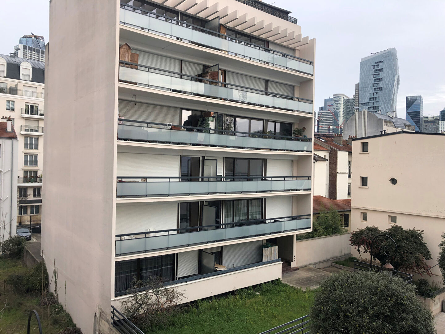 PUTEAUX: STUDIO de 25 m² avec balcon VENDU LOUE