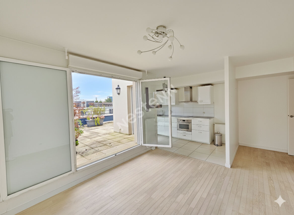 Puteaux Mairie : Appartement de Standing de 3 pièces avec 2 terrasses, cave et Parking