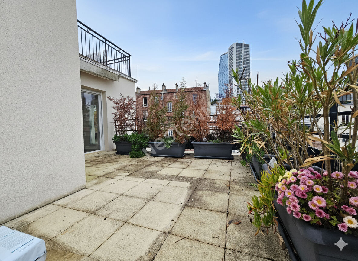 Puteaux Mairie : Appartement de Standing de 3 pièces avec 2 terrasses, cave et Parking