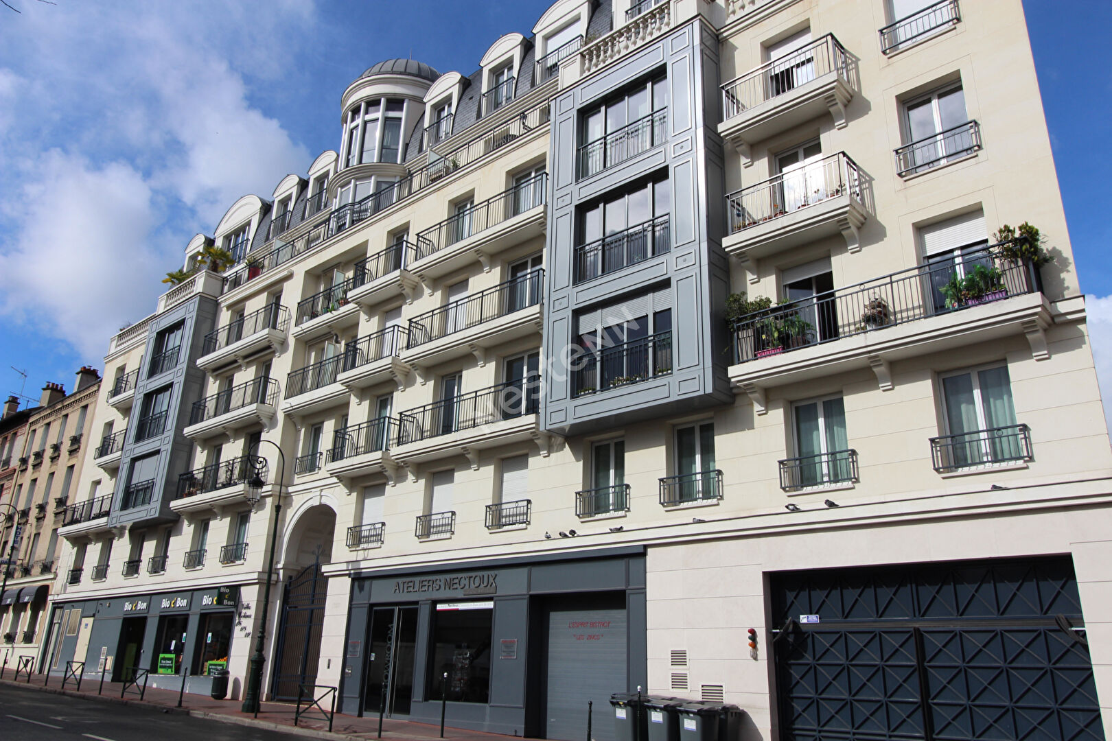 Puteaux Mairie : Appartement de Standing de 3 pièces avec 2 terrasses, cave et Parking
